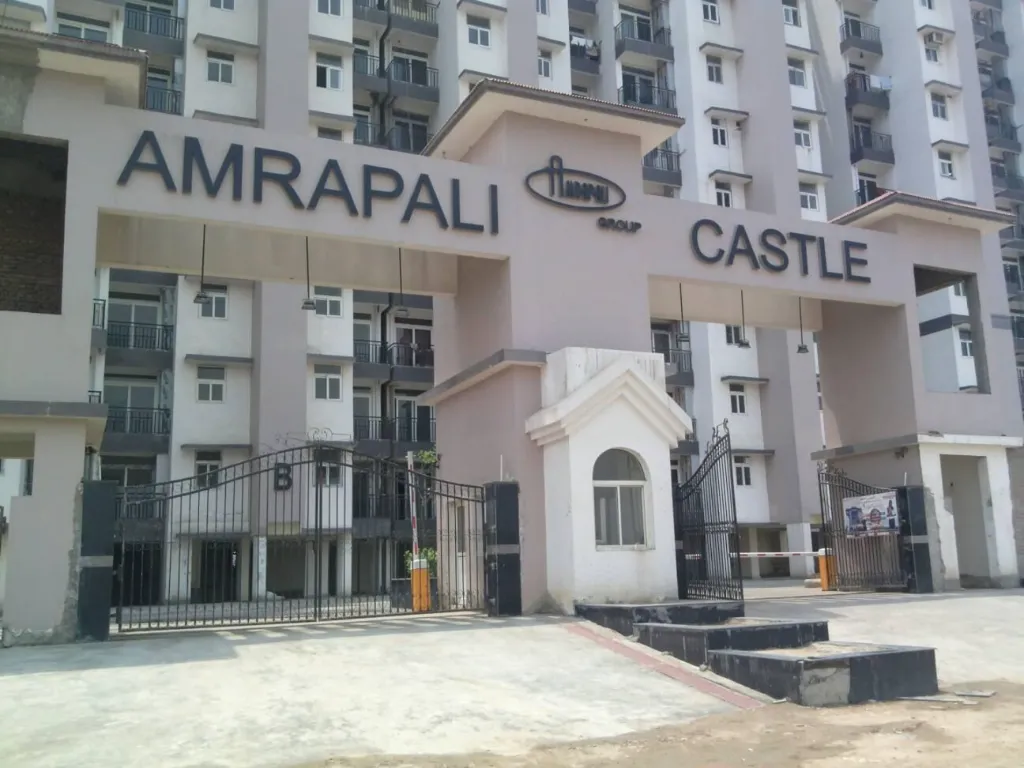 Amrapali Castle 2, 3 BHK Flats in CHI-5 Greater Noida