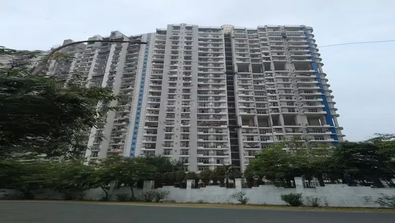 Amrapali Titanium 3, 4 BHK Flats in Sector 119 Noida